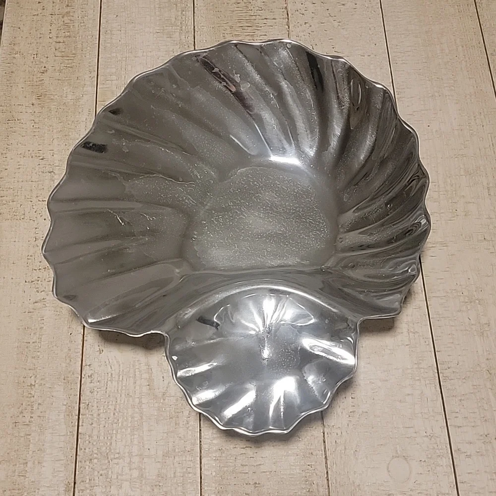Shell bowl - Picture 1 of 1